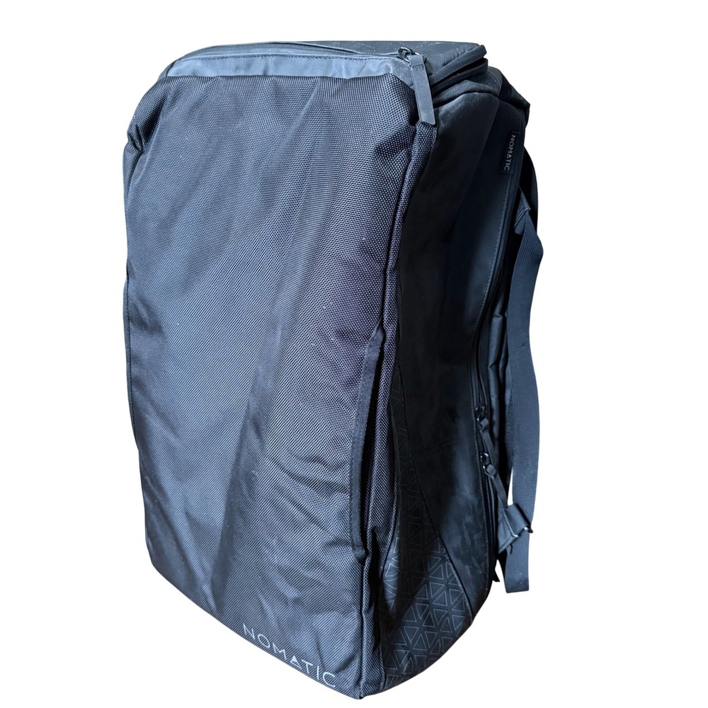 Nomatic 40L Travel Bag Black Duffel Backpack Hybrid Laptop Compartment